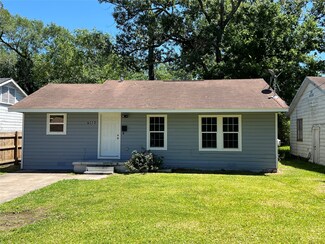4550 Laredo St, Beaumont, TX 77703