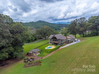 1180 Porter Creek Dr, Franklin, NC 28734