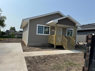 1533 Walker St, Des Moines, IA 50316
