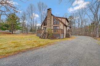 121 Bowspirit Ln, Lackawaxen, PA 18435