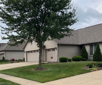 712 Parkview Dr, Dover, OH 44622