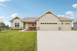 N619 Westview Dr, Oconomowoc, WI 53066