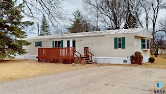 108 Wagon Wheel Cir, Brookings, SD 57006