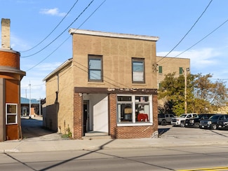914 S 10th St, Manitowoc, WI 54220
