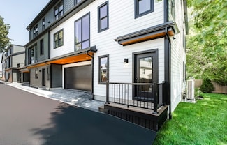 290 Watertown St Unit 3, Newton, MA 02458