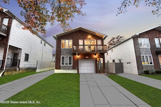 20 Helene Ct, Staten Island, NY 10309
