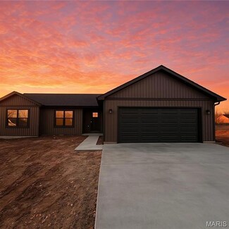 4037 Breckenridge Dr, Hannibal, MO 63401