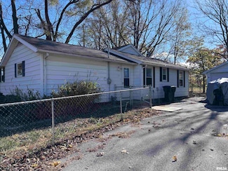 110 Brow Dr, East Peoria, IL 61611