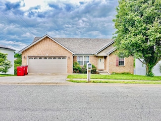 117 White Cliffs Ln, Frankfort, KY 40601