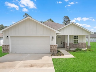 46 Fairway Dr, Trinity, TX 75862