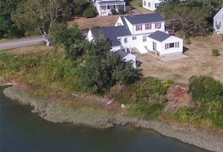 91 River Rd, Cape Neddick, ME 03902