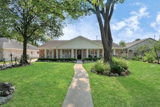 9811 Rocktree Dr, Houston, TX 77040