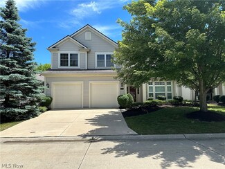 15381 Oak Hollow Ln, Strongsville, OH 44149