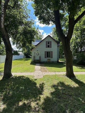 409 S Cherry St, Kalkaska, MI 49646