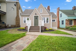 2186 Jackson Blvd, Cleveland Heights, OH 44118