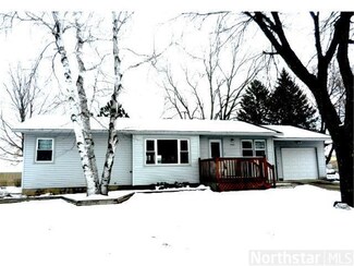740 Stoughton Ct, Cannon Falls, MN 55009