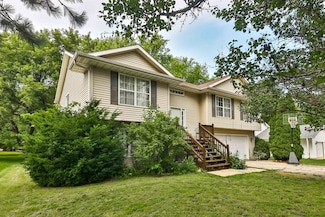 110 Liverpool Dr SE, Poplar Grove, IL 61065
