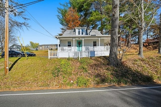 196 Pendleton Ave, Chicopee, MA 01020