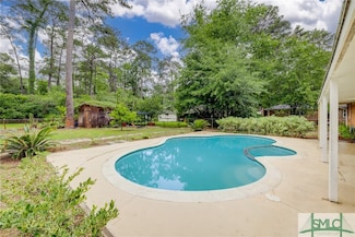 9240 Garland Dr, Savannah, GA 31406