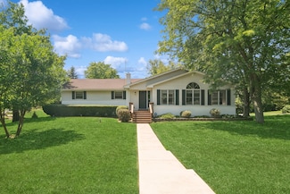 1202 Prairie Ave, Barrington, IL 60010