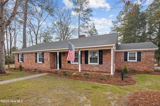 108 Ridgewood Cir, Washington, NC 27889