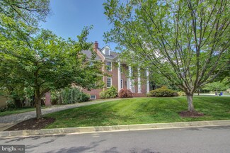 4702 32nd St N, Arlington, VA 22207