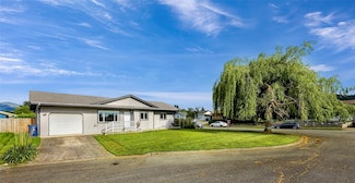 2427 E Kincaid St, Mount Vernon, WA 98274