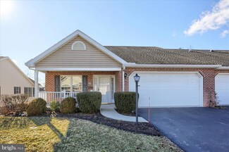 27 Creek Bank Dr, Mechanicsburg, PA 17050