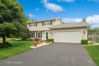 717 Burris Ave, Lake Bluff, IL 60044