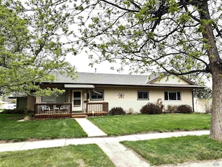 2220 Lockwood Dr, Rapid City, SD 57702