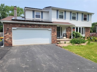 74 Hawthorne Dr, Orchard Park, NY 14127