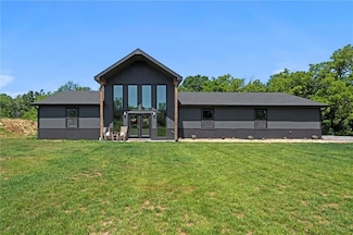 18818 Thompson Rd, Kearney, MO 64060