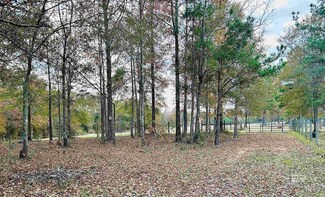 585 Dogwood Rd, Brewton, AL 36426