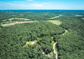 2654 Stronghoener Rd, Owensville, MO 65066