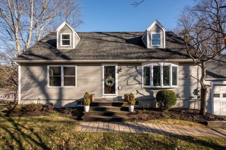 4 Huckins Dr, Newmarket, NH 03857