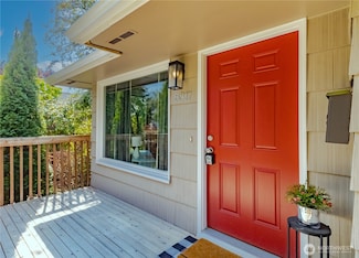 8317 Wolcott Ave S, Seattle, WA 98118