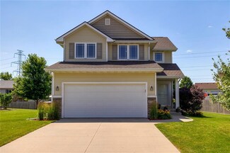 2712 SE Weatherstone St, Grimes, IA 50111