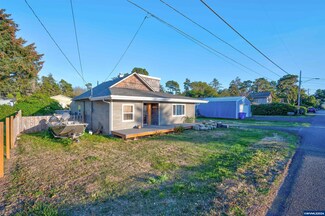 6716 SW Harbor Ave, Lincoln City, OR 97367
