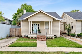 5820 Magnolia St, New Orleans, LA 70115