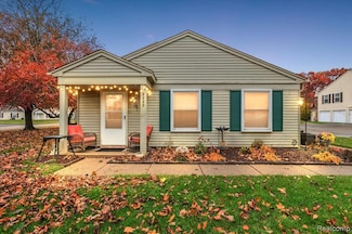 3222 Birchcreek Ct Unit 75A, Lake Orion, MI 48360
