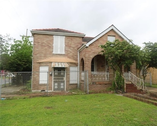 8602 Palm St, New Orleans, LA 70118