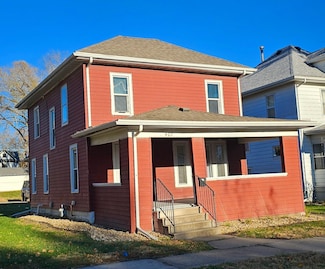 407 Locust St, Waterloo, IA 50701