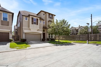 13217 Green Hills Dr, Houston, TX 77077