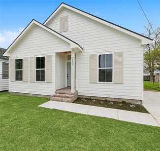 530 Rebenstich Dr, Harvey, LA 70058