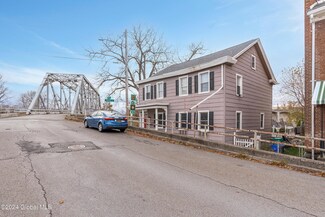 2 4th St, Waterford, NY 12188