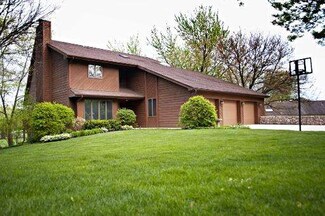 43W545 Scott Rd, Sugar Grove, IL 60554