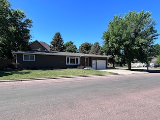 120 W 9th St, Platte, SD 57369
