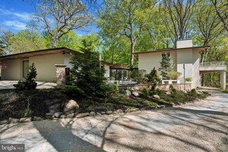 4126 28 Apalogen Rd, Philadelphia, PA 19129