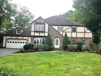 611 Carnation Dr, Clarks Summit, PA 18411