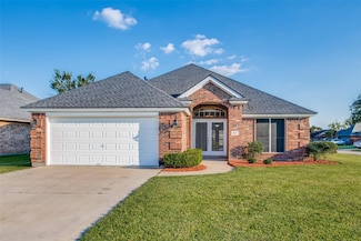 52 Michelia Ct, Lake Jackson, TX 77566